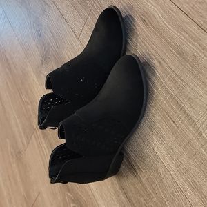 NWOT black boots